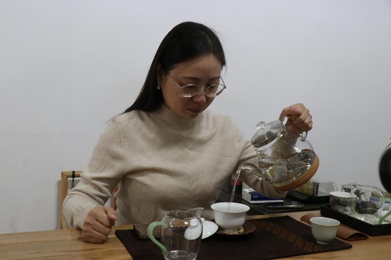 郑云芳:只为乡亲好卖茶 brand_alt_mark