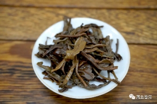 06年勐库母树茶春母,早年冰岛料压制,到底好不好?开汤审评来了 06年勐库母树茶春母,早年冰岛料压制,到底好不好?开汤审评来了