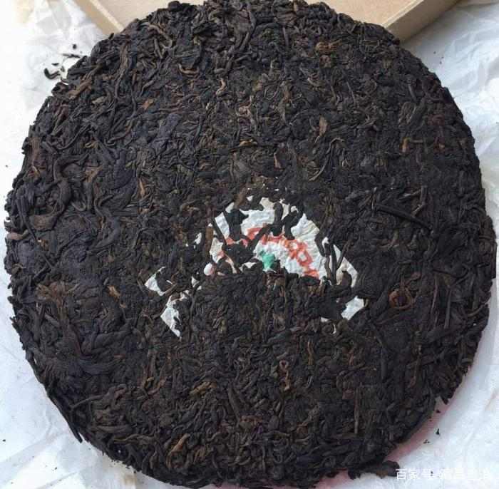 8592紫天熟饼:30年陈化成经典,国营老勐海茶厂的熟茶代表作 8592紫天熟饼:30年陈化成经典,国营老勐海茶厂的熟茶代表作