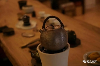 普洱茶煮茶技巧解析,激发茶香层次感 普洱茶煮茶技巧解析,激发茶香层次感