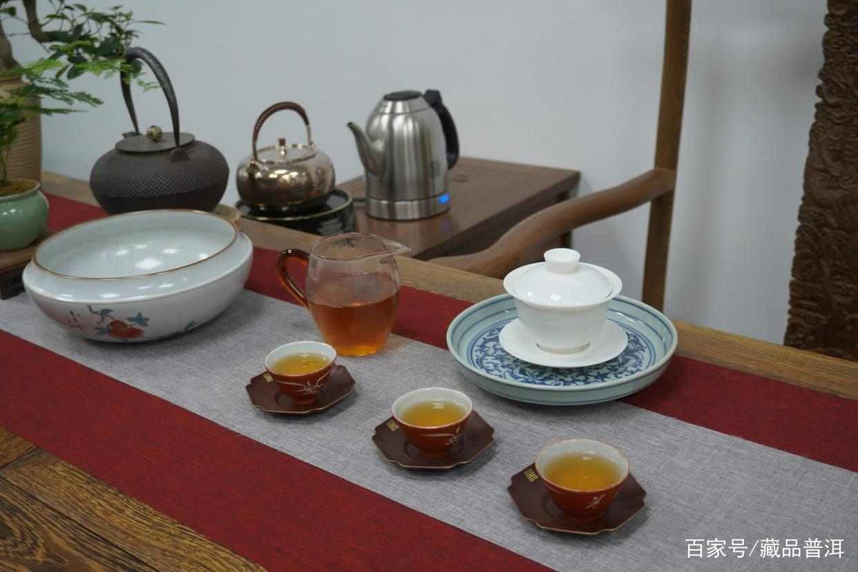 普洱茶盖碗:厚度选择与容量搭配指南 普洱茶盖碗:厚度选择与容量搭配指南