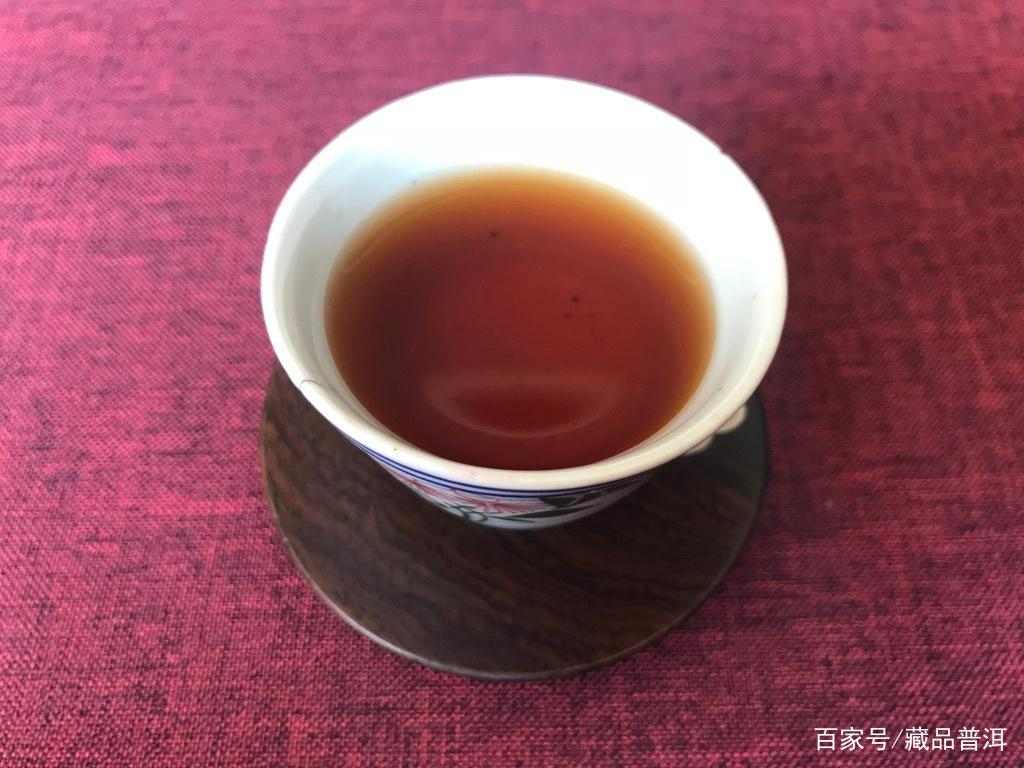 04年孔雀班章D堆:身份高贵的飞天神鸟,进入老班章世界的敲门砖 04年孔雀班章D堆:身份高贵的飞天神鸟,进入老班章世界的敲门砖