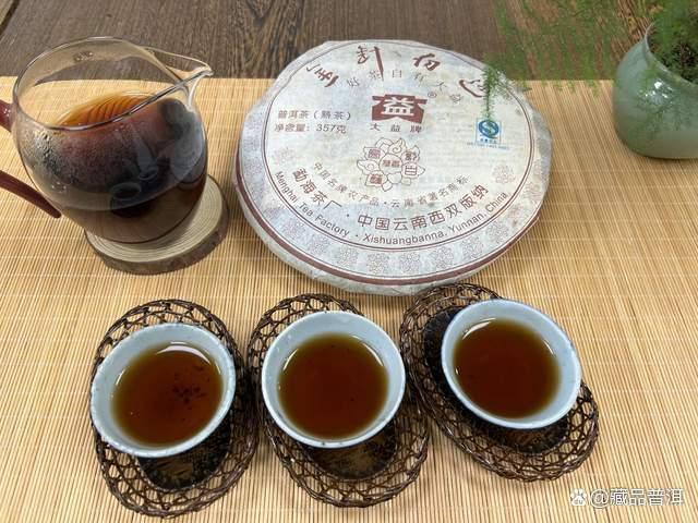 大益金针白莲与7572熟茶对比评测,用料工艺差异明显 大益金针白莲与7572熟茶对比评测,用料工艺差异明显