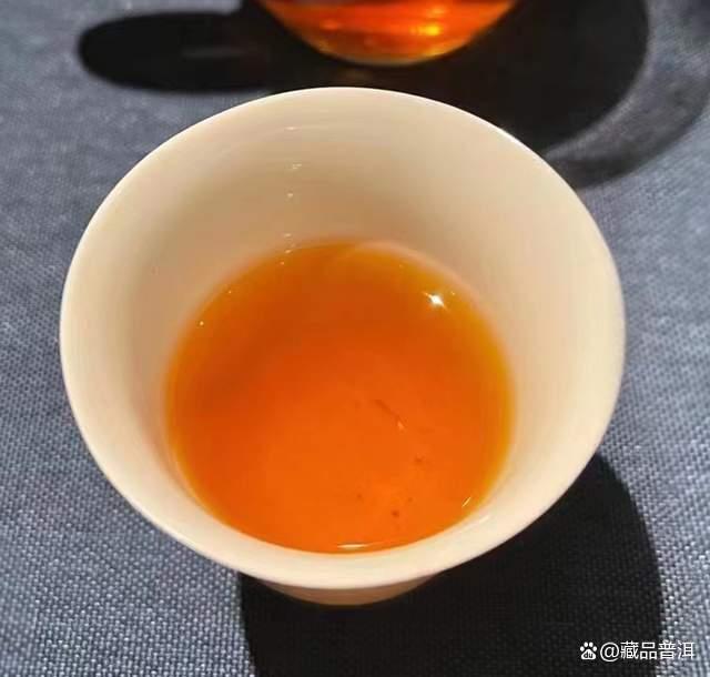 2004年班章珍藏青沱深度解析,班章大白菜家族传奇茶品 2004年班章珍藏青沱深度解析,班章大白菜家族传奇茶品