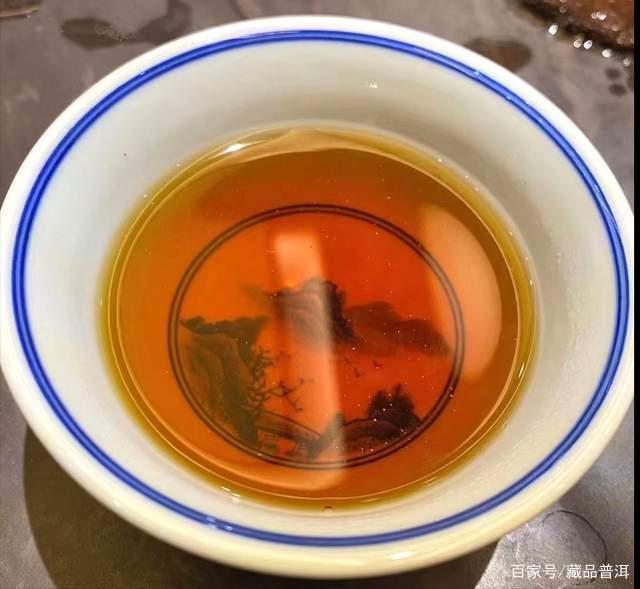 普洱老茶年份辨识要点:包装特征与品鉴技巧解析 普洱老茶年份辨识要点:包装特征与品鉴技巧解析