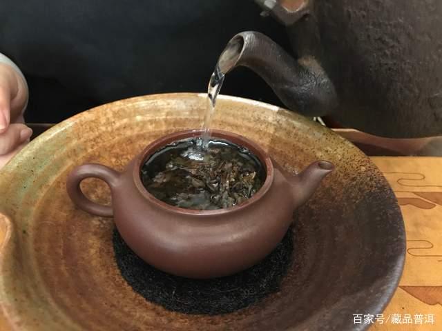 冲泡普洱茶如何让茶汤浓淡一致?行家经验分享,搭配小碎茶更好喝 冲泡普洱茶如何让茶汤浓淡一致?行家经验分享,搭配小碎茶更好喝