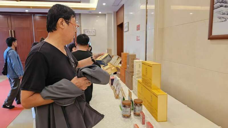 西双版纳2025年茶产业发展形势交流研讨会在景洪召开 西双版纳2025年茶产业发展形势交流研讨会在景洪召开