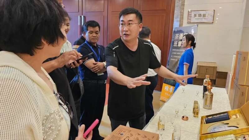 西双版纳茶产业发展现状与区域协同路径分析 西双版纳2025年茶产业发展形势交流研讨会在景洪召开