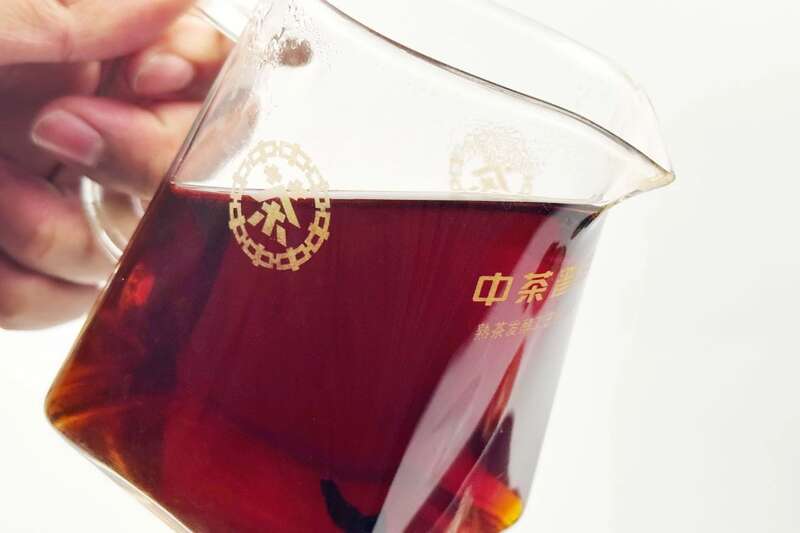 八年干仓陈化普洱熟茶老茶头 陈香浓郁饮后留韵 玄晶粒粒陈,金汤似蜜醴 中茶玄晶老茶头普洱茶(熟茶)散茶