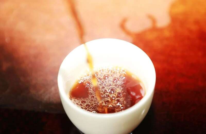 八年干仓陈化普洱熟茶老茶头 陈香浓郁饮后留韵 玄晶粒粒陈,金汤似蜜醴 中茶玄晶老茶头普洱茶(熟茶)散茶