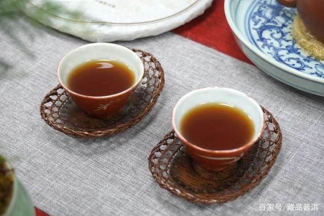 普洱茶新手避坑指南:精准判断与中期茶收藏技巧 普洱茶新手避坑指南:精准判断与中期茶收藏技巧
